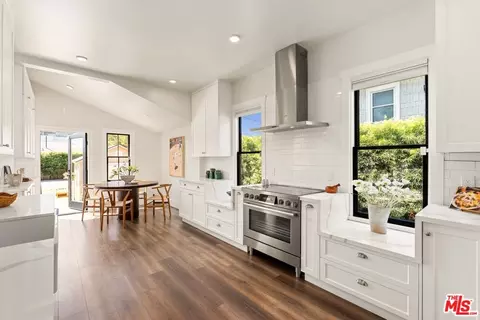 326 W 10th St, Long Beach, CA 90813 photo 7