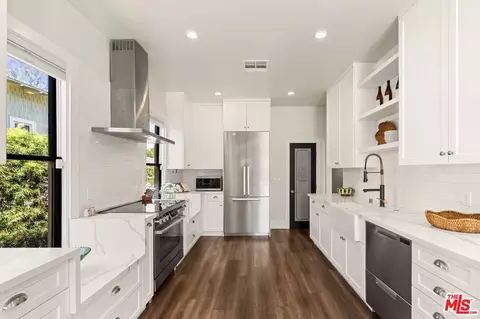 326 W 10th St, Long Beach, CA 90813 photo 9