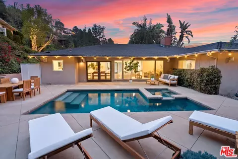 9537 Dalegrove Dr, Beverly Hills, CA 90210