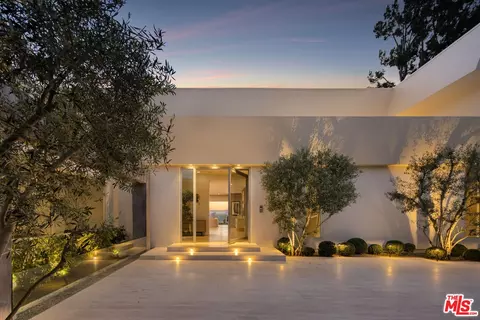 1557 Tower Grove Dr, Beverly Hills, CA 90210