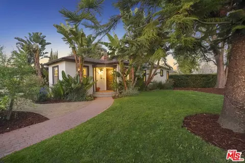 11593 Kling St, North Hollywood, CA 91602