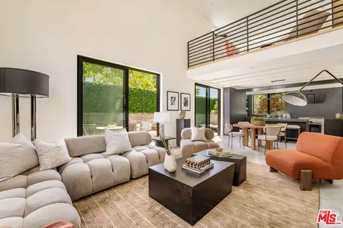 917 Hilldale Ave, West Hollywood, CA 90069