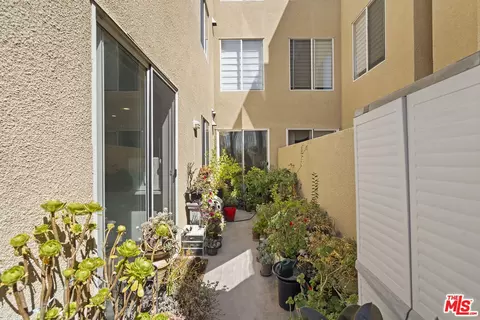 4100 Wilshire Blvd #107, Los Angeles, CA 90010