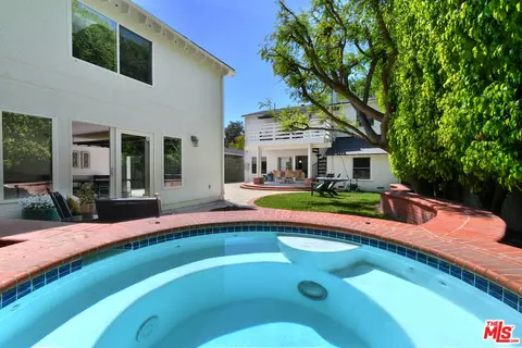 4176 Klump Ave, Studio City, CA 91602