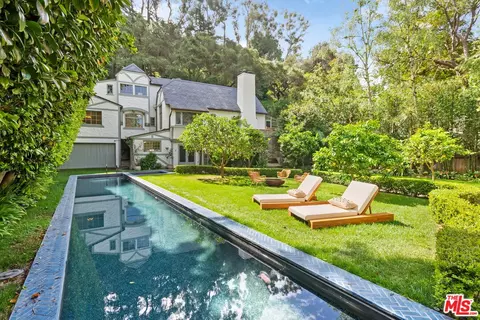 20 Latimer Rd, Santa Monica, CA 90402