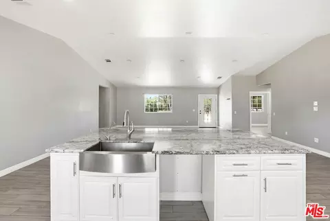 Entry Way - 18060 Walnut St, Hesperia, CA 92345 photo 1 of 3