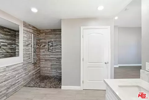 Bath - 18060 Walnut St, Hesperia, CA 92345 photo 5 of 6