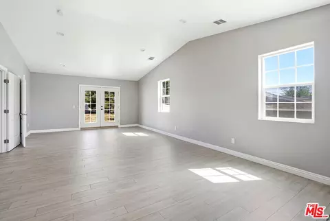 Living - 18060 Walnut St, Hesperia, CA 92345 photo 9 of 12