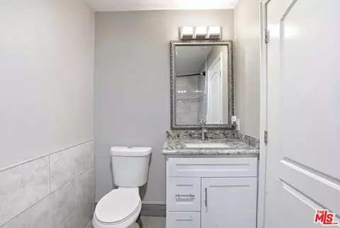 Bath - 18060 Walnut St, Hesperia, CA 92345 photo 3 of 6