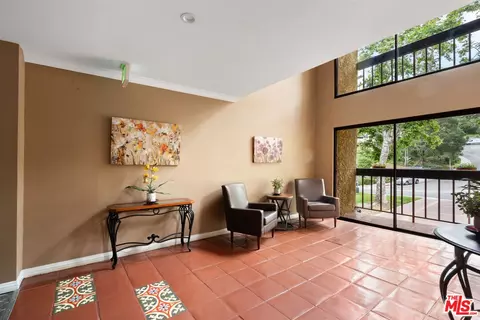 Entry Way - 3481 Stancrest Dr #237, Glendale, CA 91208 photo 5 of 5