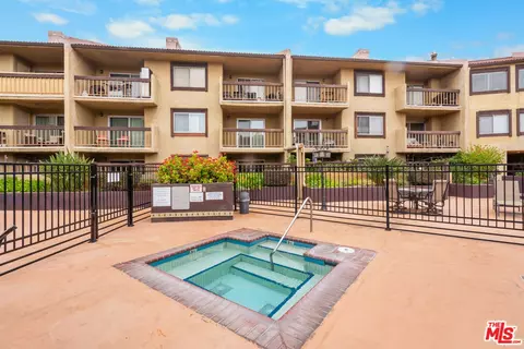 Exterior - 3481 Stancrest Dr #237, Glendale, CA 91208 photo 5 of 7