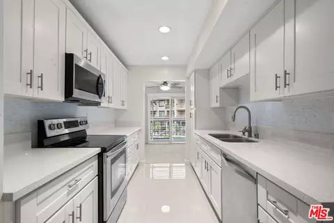 Other - 3481 Stancrest Dr #237, Glendale, CA 91208 photo 1 of 8