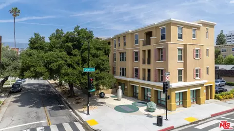 128 N Oak Knoll Ave #202, Pasadena, CA 91101