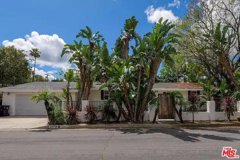 22750 Clarendon St, Woodland Hills, CA 91367