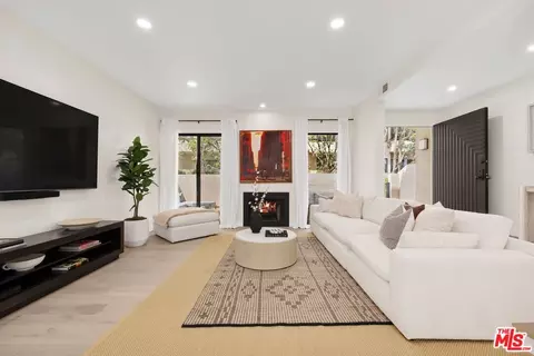 2467 Century Hl, Los Angeles, CA 90067