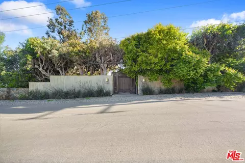 Exterior - 31226 Bailard Rd, Malibu, CA 90265 photo 3 of 15