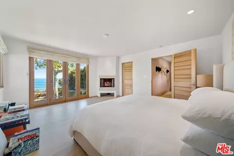 Bedroom - 31226 Bailard Rd, Malibu, CA 90265 photo 3 of 8