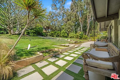 Exterior - 31226 Bailard Rd, Malibu, CA 90265 photo 6 of 15