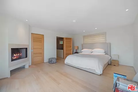 Bedroom - 31226 Bailard Rd, Malibu, CA 90265 photo 4 of 8