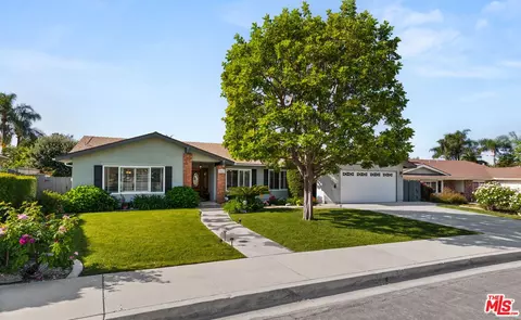 582 Mount Carmel Dr, Claremont, CA 91711