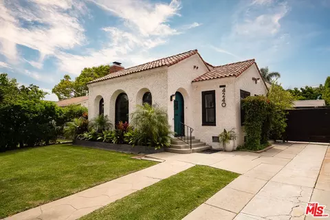 4240 E 6th St, Long Beach, CA 90814