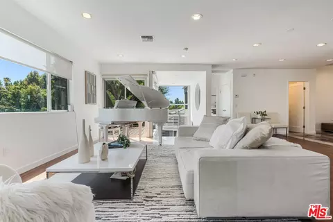 10336 Monte Mar Dr, Los Angeles, CA 90064