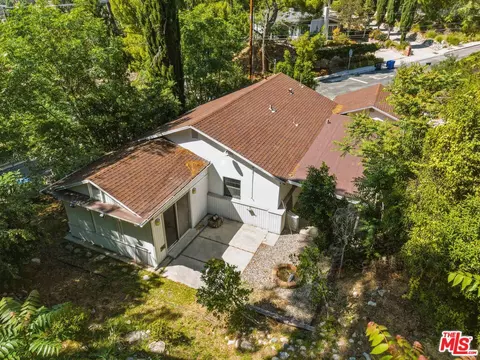Exterior - 7072 Owens St, Tujunga, CA 91042 photo 7 of 10