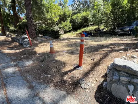 Exterior - 7072 Owens St, Tujunga, CA 91042 photo 9 of 10