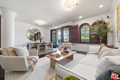 850 N Croft Ave #202, West Hollywood, CA 90069