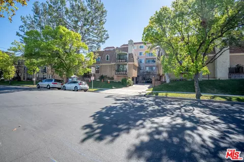 4368 W 8th St #17, Los Angeles, CA 90005