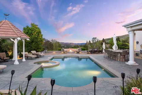 1403 Kingsboro Ct, Westlake Village, CA 91362