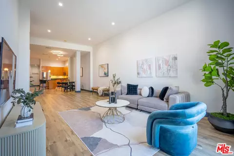 3223 W 6th St #205, Los Angeles, CA 90020