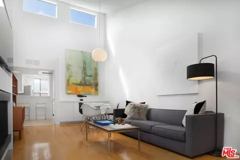 943 12th St #7, Santa Monica, CA 90403