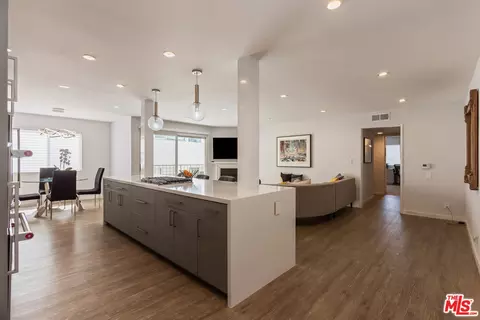 1535 S Bentley Ave #301, Los Angeles, CA 90025