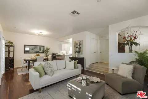 15721 Cobalt St #102, Sylmar, CA 91342