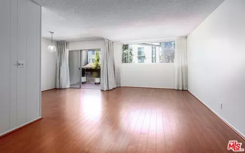 6050 Canterbury Dr #E214, Culver City, CA 90230