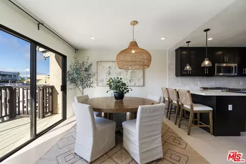 Dining - 4555 Falkirk Bay Bay, Oxnard, CA 93035 photo 1 of 3