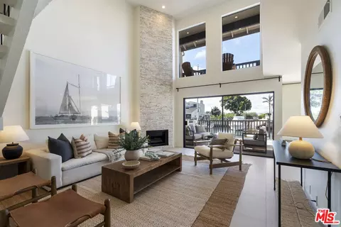 Living - 4555 Falkirk Bay Bay, Oxnard, CA 93035 photo 3 of 6
