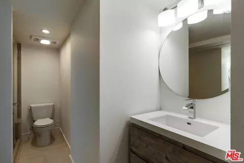 Bath - 4555 Falkirk Bay Bay, Oxnard, CA 93035 photo 3 of 4