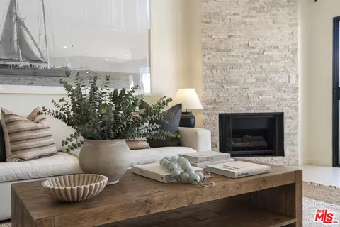 Living - 4555 Falkirk Bay Bay, Oxnard, CA 93035 photo 4 of 6