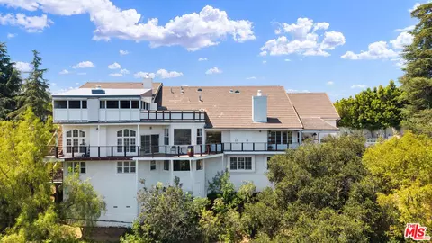 2312 Kimridge Rd, Beverly Hills, CA 90210