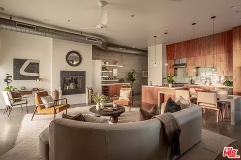 1534 17th St #105, Santa Monica, CA 90404