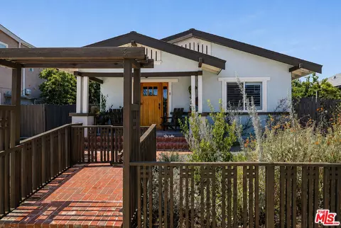 933 Walnut Ave, Long Beach, CA 90813