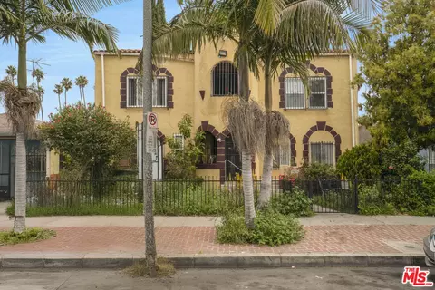 1061 W 57th St, Los Angeles, CA 90037
