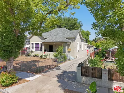 826 N Summit Ave, Pasadena, CA 91103