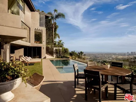 1778 Viewmont Dr, Los Angeles, CA 90069