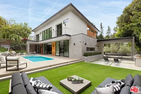 2814 Roscomare Rd, Los Angeles, CA 90077