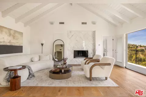 3701 Multiview Dr, Los Angeles, CA 90068