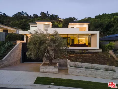 5208 Sanchez Dr, Los Angeles, CA 90008