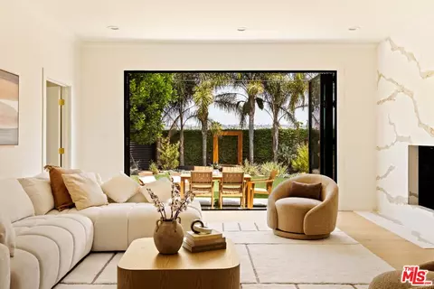 5845 W 74th St, Los Angeles, CA 90045